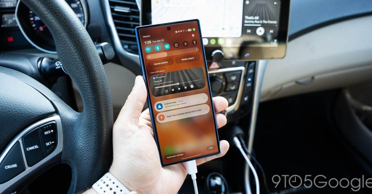 This smart fast charger improves wired Android Auto and CarPlay
