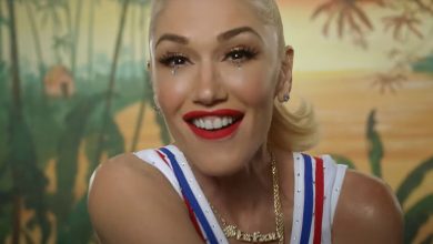 Photo of Gwen Stefani again watched some popular costumes in the “Let Me Reintroduce Myself” music video.