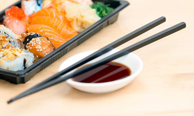 Not everyone knows that sushi sticks can be reused in this way