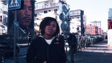 Photo of American sailor Ashley’s commitment to fighting racism: “What a thrill to sing in front of Martin Luther King’s mural”