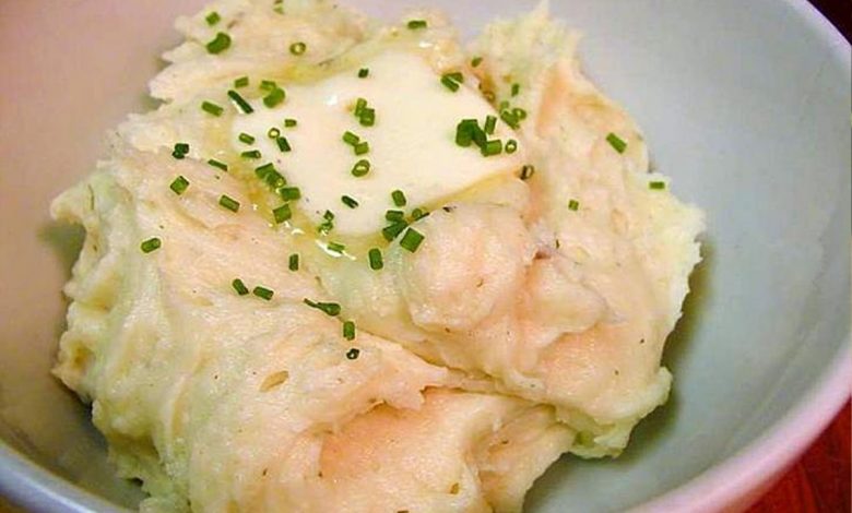 Grandma's Infallible Secrets To Making Creamy And Modern Mashed Potatoes