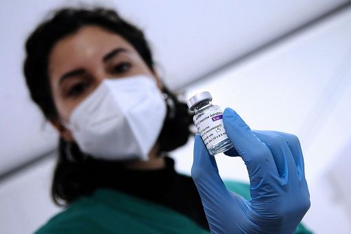 Nel Regno Unito si sperimenta la terza dose del vaccino anti-Covid