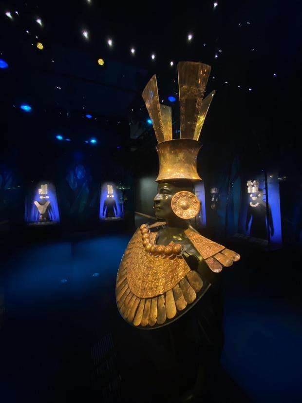 The exhibition is organized by World Heritage Exhibitions and Cityneon Holdings, with the support of the Ministry of Culture of Peru in collaboration with the Inkaterra Association.  (Photo from the exhibition at the Boca Raton Museum of Art from the Larco Museum.)
