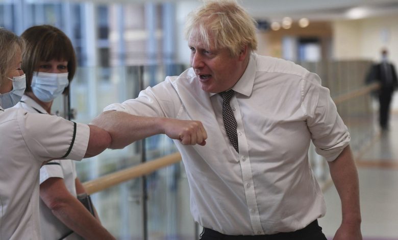 Boris Johnson 'unmasked' in hospital, controversy erupts in UK - Il Tempo