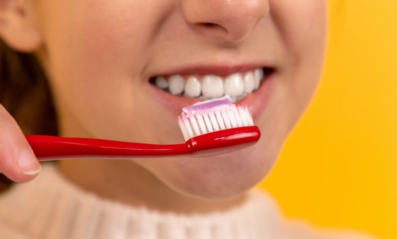 Not just brushing your teeth, here's how you can prevent tooth decay in 5 steps as well as treat swollen gums