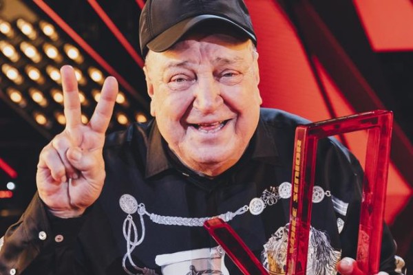 From an immigrant to Australia to the winner of "The Voice Senior"