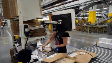 Photo of Amazon is dismantling the army of paid employees to give company courtesy comments on social media
