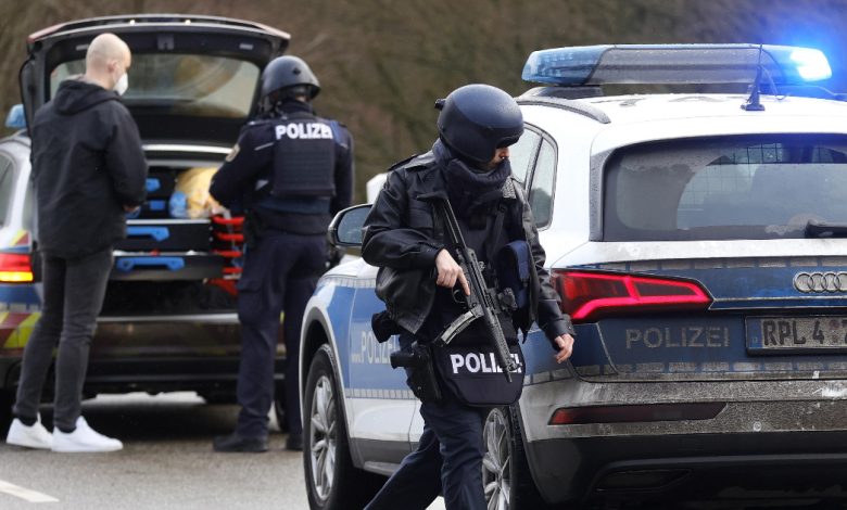 Germany, two policemen killed during a traffic check: attackers flee