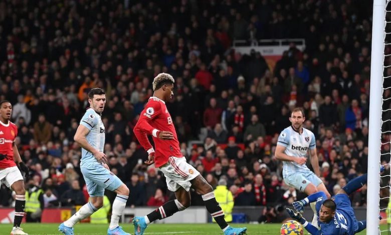 United win in recovery, City halted by Southampton