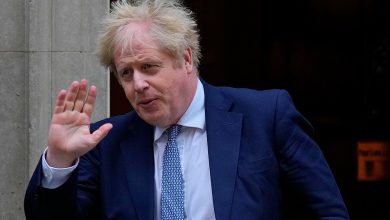 Photo of UK, PM Johnson loses parts: his political strategist and communications director quit