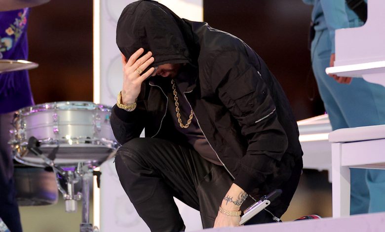 Super Bowl 2022, perché Eminem si è inginocchiato