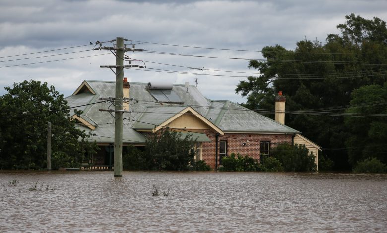 Australia faces unprecedented floods: so far more than 20 dead and 60,000 displaced