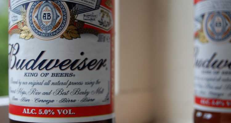 UK, there is an atmosphere of strike among Budweiser employees: salaries are too low