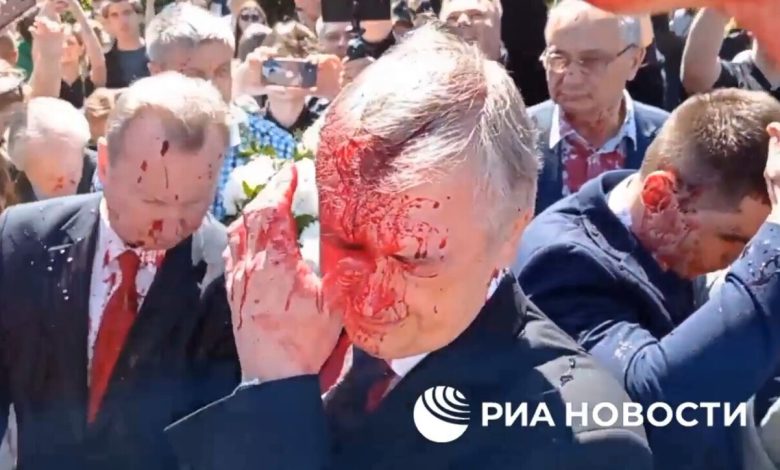 Poland, Russian ambassador smeared with red paint during May 9 celebrations