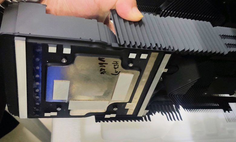 GeForce RTX 4000 Founders Edition: alleged images of the "top of the range" heatsink appear