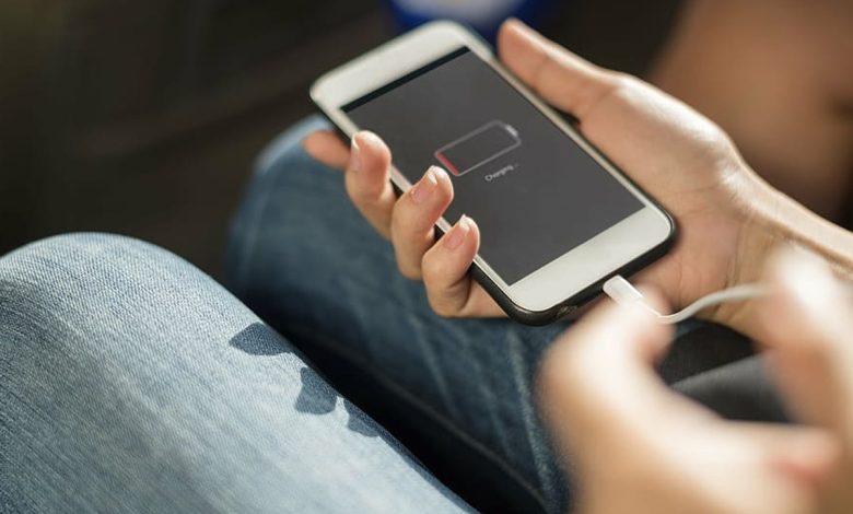 If the phone battery does not last long, we should always avoid these 4 mistakes that we often do not notice