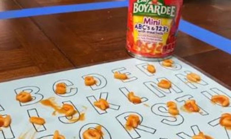 The United States arranges the letters of the "alphabet soup" in two minutes: it's Guinness World Records