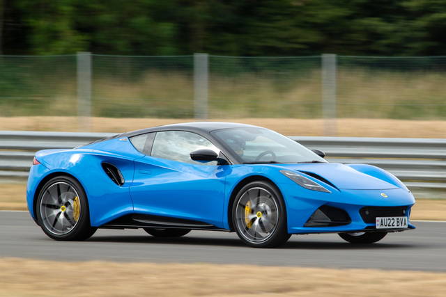 Lotus Emira Test, Data Sheet, Reviews and Dimensions 3.5 V6 1st Edition