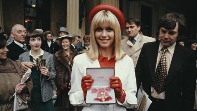 Photo of Olivia Newton-John: Because the Queen gave her the title of Lady