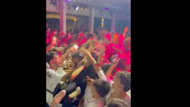 Photo of Fitness model Roberrick throws herself into the crowd at Café del Mar and groping: “You’re naughty”