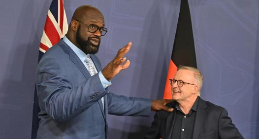 Shaquille O'Neill supports Indigenous Australians and comes up with terrapiattismo theories- Corriere.it