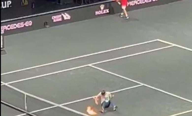 Moments of tension in the Laver Cup: a man invades the field and sets himself on fire