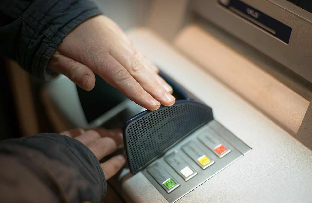 Stealing cash from ATMs