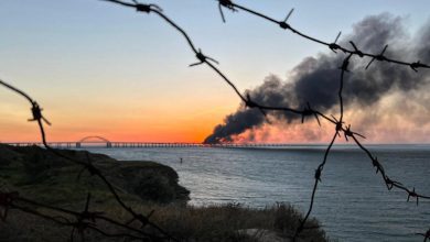 Photo of Crimea, the Kerch bridge is burning.  Ukraine: ‘It’s just the beginning’