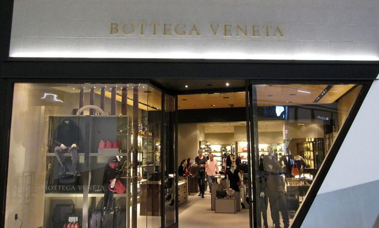 Gucci leaves, Bottega Veneta arrives