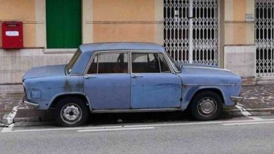 Photo of A “forgotten” car in a parking lot, after 40 years its owner finds it like this |  Fabulous