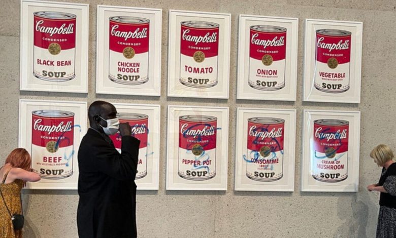 Australia, Andy Warhol painting attacked by activists